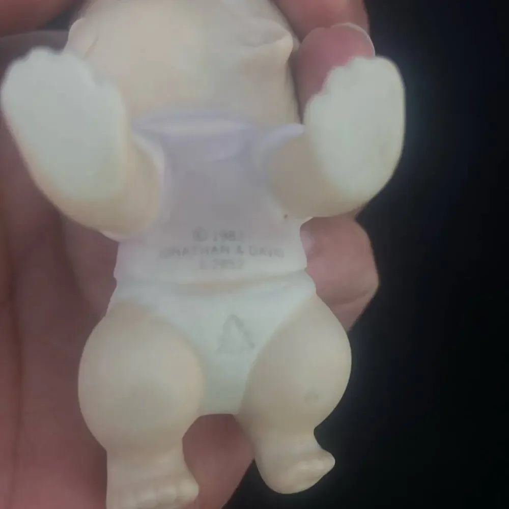 Precious Moments Jonathan & David 1986 E-2852 Crawling Baby Figurine